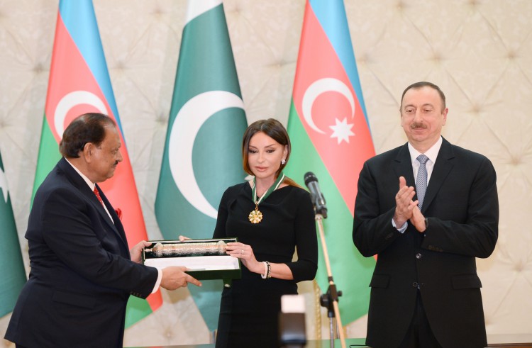 Mehriban Əliyevaya Pakistanın "Hilal-e-Pakistan" ordeni təqdim olunub  (ƏLAVƏ OLUNUB) (FOTO)