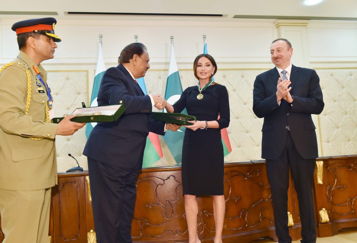 Mehriban Əliyevaya Pakistanın "Hilal-e-Pakistan" ordeni təqdim olunub  (ƏLAVƏ OLUNUB) (FOTO)