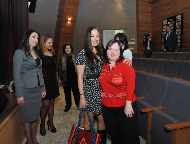 Heydər Əliyev Fondunun vitse-prezidenti Leyla Əliyeva bir sıra uşaq evlərinə baş çəkib (FOTO)
