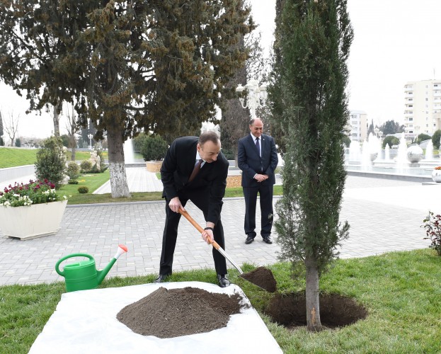 Bərdədə Heydər Əliyev adına park-bulvar istifadəyə verilib  (FOTO)