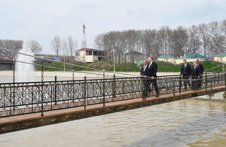 Bərdədə Heydər Əliyev adına park-bulvar istifadəyə verilib  (FOTO)