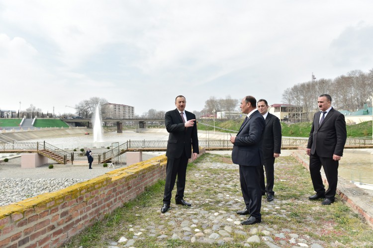 Bərdədə Heydər Əliyev adına park-bulvar istifadəyə verilib  (FOTO)