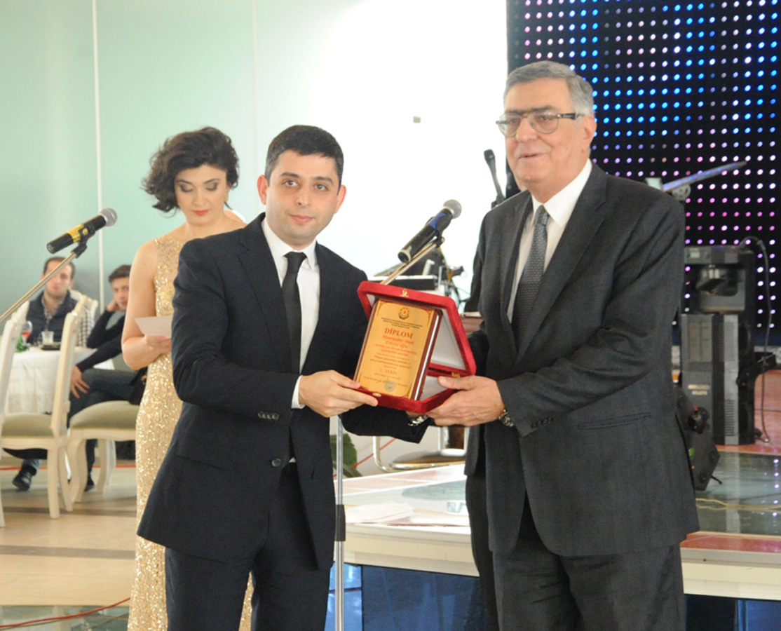 84 jurnalist qalib gəldi (FOTO)