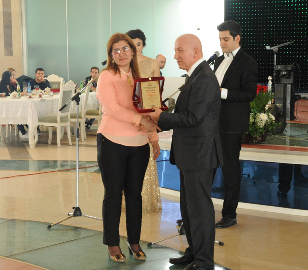 84 jurnalist qalib gəldi (FOTO)