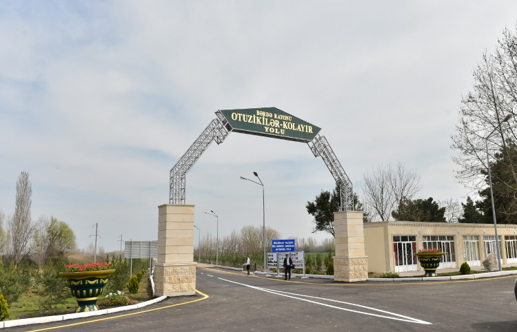 İlham Əliyev Bərdədə Mollaisalar-Vəliuşağı-Mollaəhmədli-Sərkarlar avtomobil yolunun açılışında iştirak edib (FOTO)