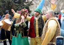 Bayram dəvələri Bakı yollarında (FOTO)