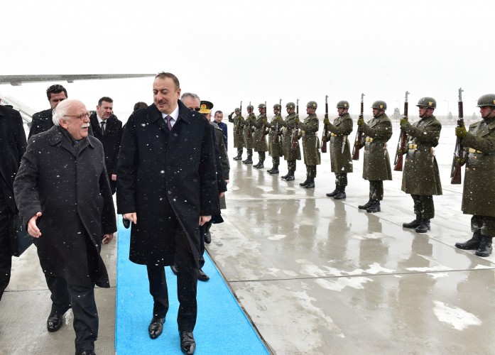 Prezident İlham Əliyev Türkiyəyə işgüzar səfərə gəlib (FOTO)