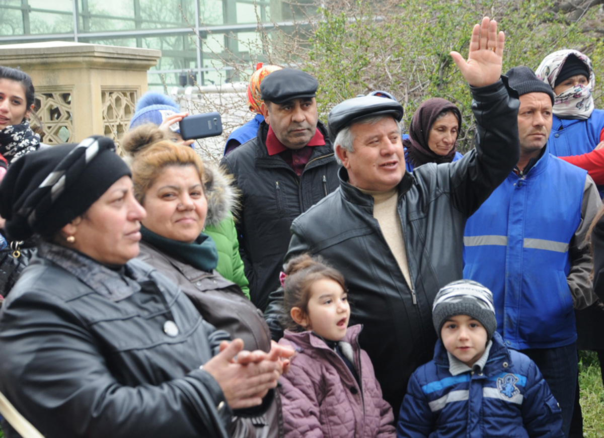 Bayram dəvələri Bakı yollarında (FOTO)