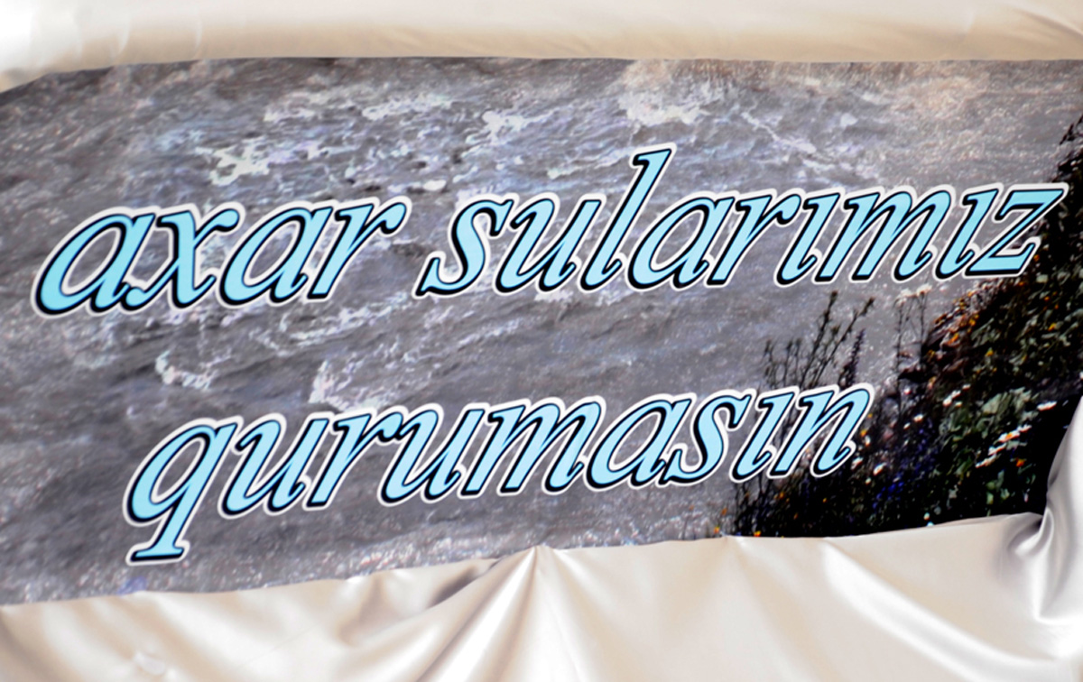 Bayram dəvələri Bakı yollarında (FOTO)