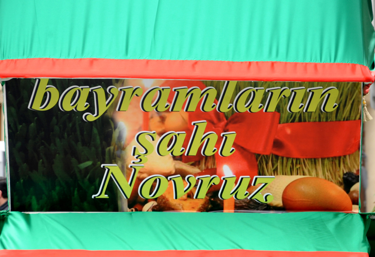 Bayram dəvələri Bakı yollarında (FOTO)