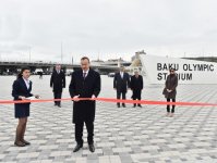 Prezident İlham Əliyev və xanımı Bakı Olimpiya Stadionunun açılışında iştirak ediblər (FOTO)