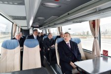 İlham Əliyev Bakı Olimpiya Stadionu ətrafında inşası davam etdirilən yol-nəqliyyat infrastrukturunun tikintisi ilə tanış olub (FOTO)