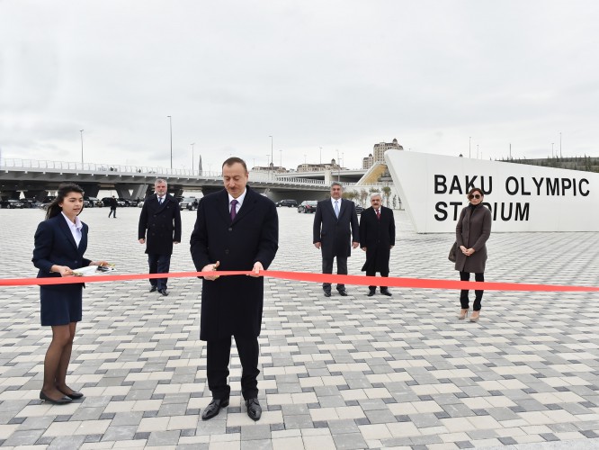 Prezident İlham Əliyev və xanımı Bakı Olimpiya Stadionunun açılışında iştirak ediblər (FOTO)