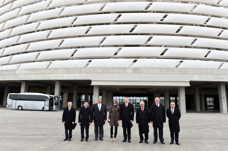 Prezident İlham Əliyev və xanımı Bakı Olimpiya Stadionunun açılışında iştirak ediblər (FOTO)