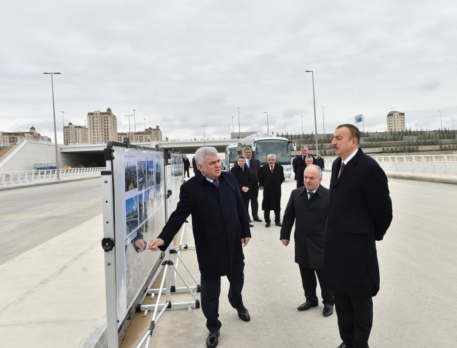 İlham Əliyev Bakı Olimpiya Stadionu ətrafında inşası davam etdirilən yol-nəqliyyat infrastrukturunun tikintisi ilə tanış olub (FOTO)
