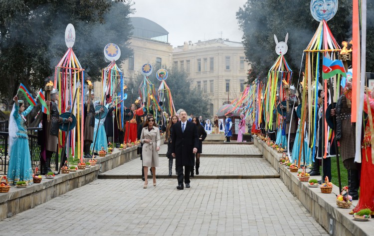 Prezident İlham Əliyev və xanımı Novruz bayramı münasibətilə ümumxalq şənliyində iştirak ediblər (ƏLAVƏ OLUNUB) (FOTO)