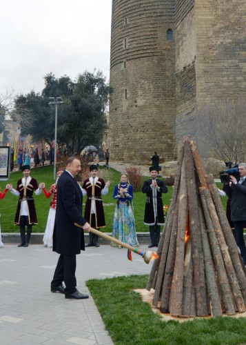 Prezident İlham Əliyev və xanımı Novruz bayramı münasibətilə ümumxalq şənliyində iştirak ediblər (ƏLAVƏ OLUNUB) (FOTO)