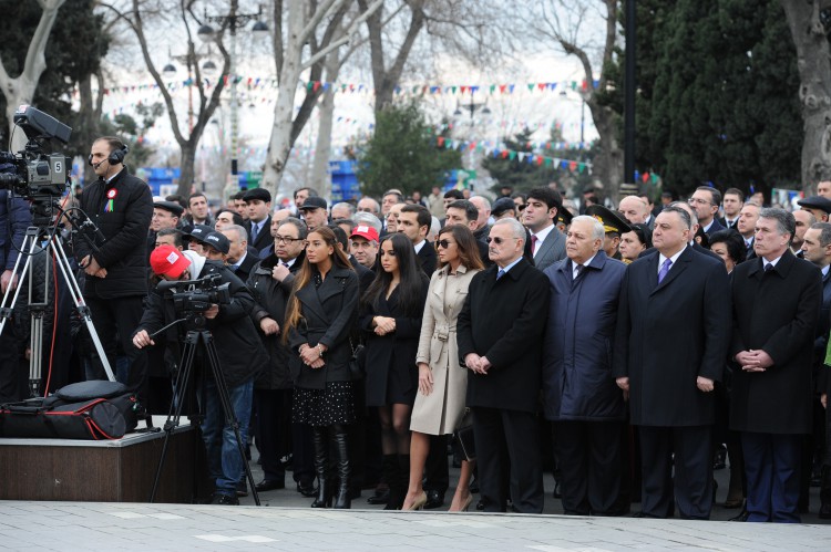 Prezident İlham Əliyev və xanımı Novruz bayramı münasibətilə ümumxalq şənliyində iştirak ediblər (ƏLAVƏ OLUNUB) (FOTO)