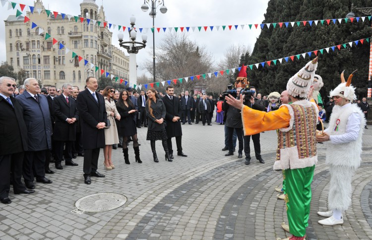 Prezident İlham Əliyev və xanımı Novruz bayramı münasibətilə ümumxalq şənliyində iştirak ediblər (ƏLAVƏ OLUNUB) (FOTO)