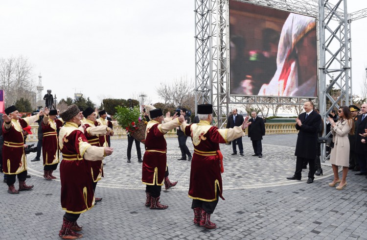 Prezident İlham Əliyev və xanımı Novruz bayramı münasibətilə ümumxalq şənliyində iştirak ediblər (ƏLAVƏ OLUNUB) (FOTO)