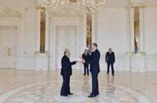 İlham Əliyev bəzi ölkələrin Azərbaycandakı yeni səfirlərinin etimadnaməsini qəbul edib (ƏLAVƏ OLUNUB - 2) (FOTO)