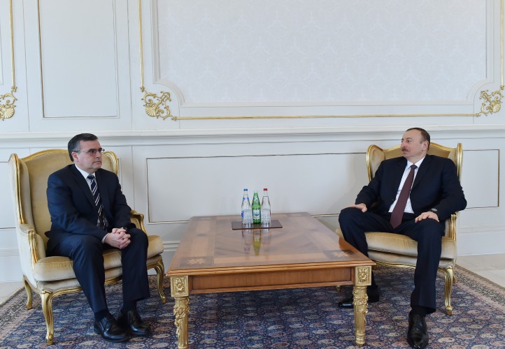 İlham Əliyev bəzi ölkələrin Azərbaycandakı yeni səfirlərinin etimadnaməsini qəbul edib (ƏLAVƏ OLUNUB - 2) (FOTO)