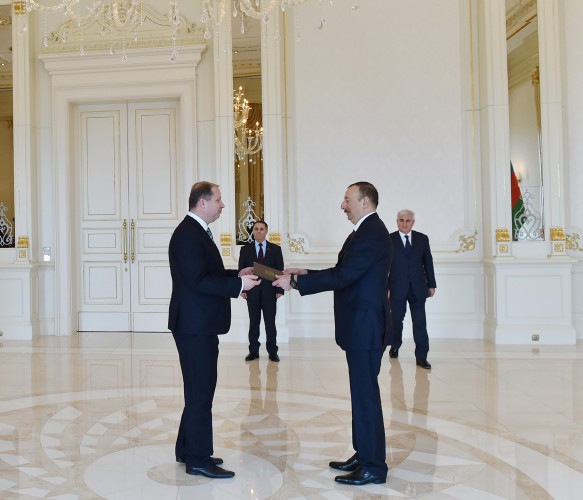 İlham Əliyev bəzi ölkələrin Azərbaycandakı yeni səfirlərinin etimadnaməsini qəbul edib (ƏLAVƏ OLUNUB - 2) (FOTO)