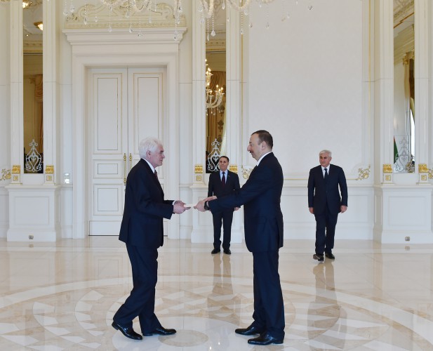 İlham Əliyev bəzi ölkələrin Azərbaycandakı yeni səfirlərinin etimadnaməsini qəbul edib (ƏLAVƏ OLUNUB - 2) (FOTO)