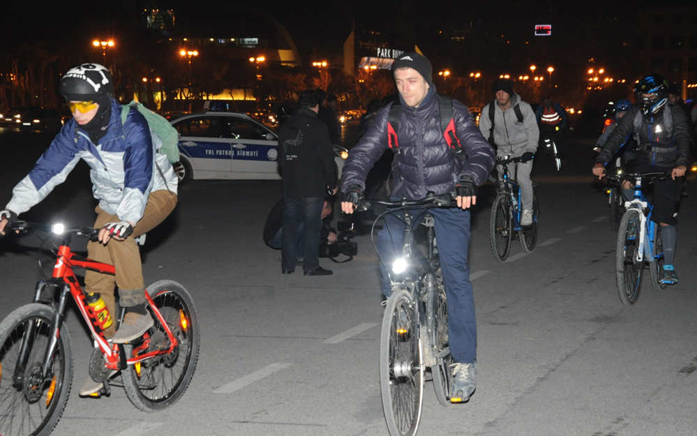 Bakıda “Yer saatı” keçirilib (FOTO, VİDEO)
