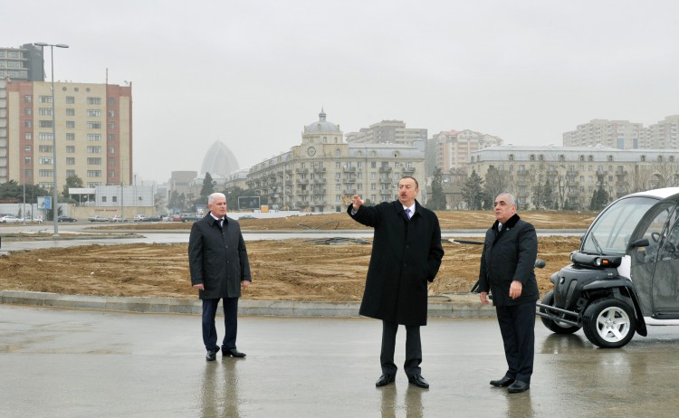 Prezident İlham Əliyev Bakı Ağ Şəhər bulvarında inşaat işlərinin gedişi ilə tanış olub (FOTO)