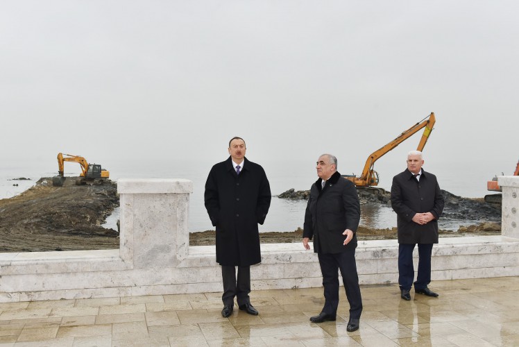 Prezident İlham Əliyev Bakı Ağ Şəhər bulvarında inşaat işlərinin gedişi ilə tanış olub (FOTO)