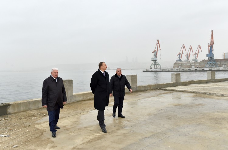 Prezident İlham Əliyev Bakı Ağ Şəhər bulvarında inşaat işlərinin gedişi ilə tanış olub (FOTO)