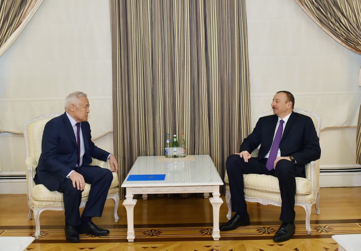 İlham Əliyev diplomatik fəaliyyəti başa çatan Qazaxıstan səfirini qəbul edib