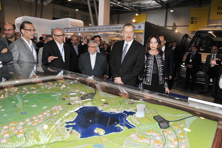 Prezident İlham Əliyev və xanımı "AITF-2015" XIV Azərbaycan Beynəlxalq turizm və səyahətlər sərgisi ilə tanış olublar (FOTO)