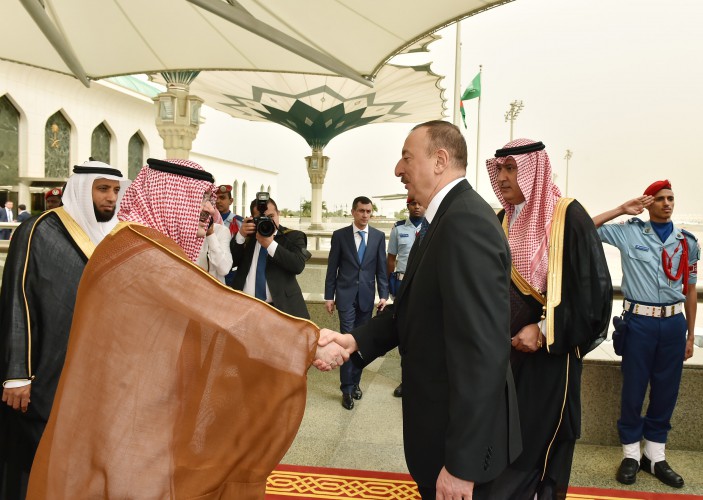 Prezident İlham Əliyev və xanımı Ciddə şəhərinə gəliblər (FOTO)