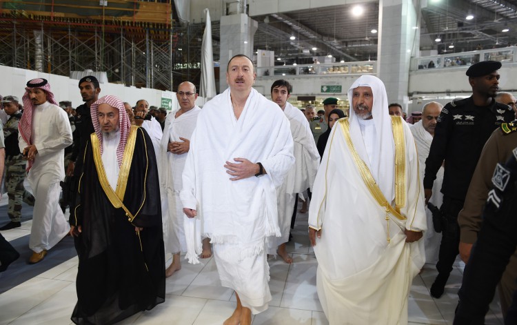 Prezident İlham Əliyev və xanımı Məkkədə ümrə ziyarətində olublar (FOTO)