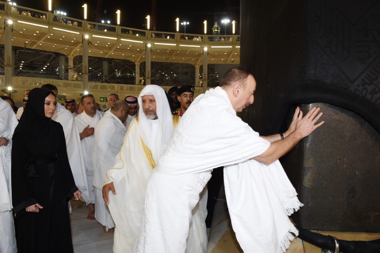 Prezident İlham Əliyev və xanımı Məkkədə ümrə ziyarətində olublar (FOTO)