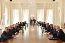 Prezident İlham Əliyev: Gənc nəsil Ermənistanın tarixi Azərbaycan torpaqları üzərində qurulduğunu heç vaxt unutmamalıdır (FOTO)