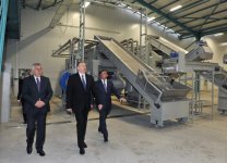 Prezident İlham Əliyev “Astaraçay” MMC-nin çay emalı fabrikində yaradılan şəraitlə tanış olub (FOTO)