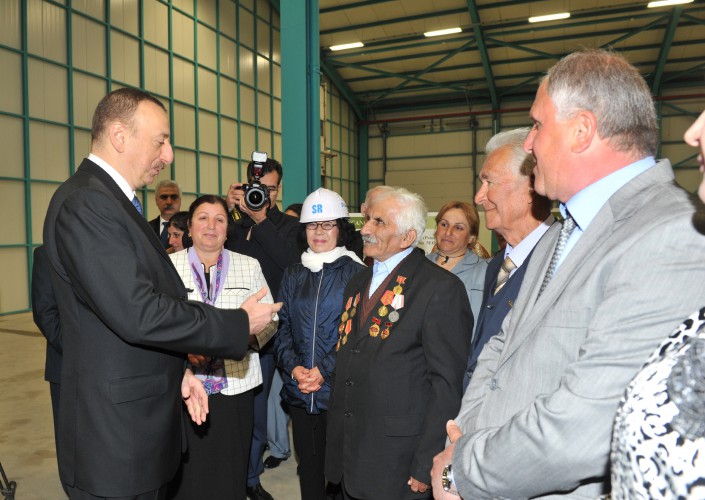 Prezident İlham Əliyev “Astaraçay” MMC-nin çay emalı fabrikində yaradılan şəraitlə tanış olub (FOTO)
