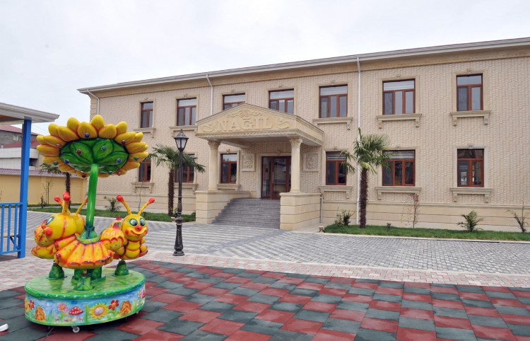 Prezident İlham Əliyev Lənkəranda yeni inşa olunan uşaq bağçasının açılışında iştirak edib (FOTO)