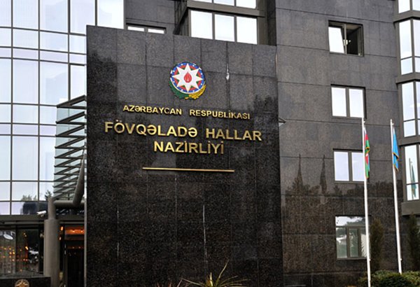 Bakıda yıxılan şəxsi FHN xilas etdi
