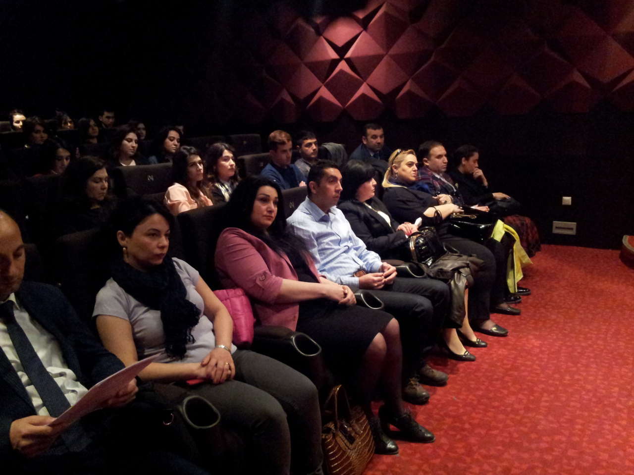 Nizami Kino Mərkəzində “Dünya Autizm Maarifləndirmə” ayı çərçivəsində tədbir keçirilib (FOTO)