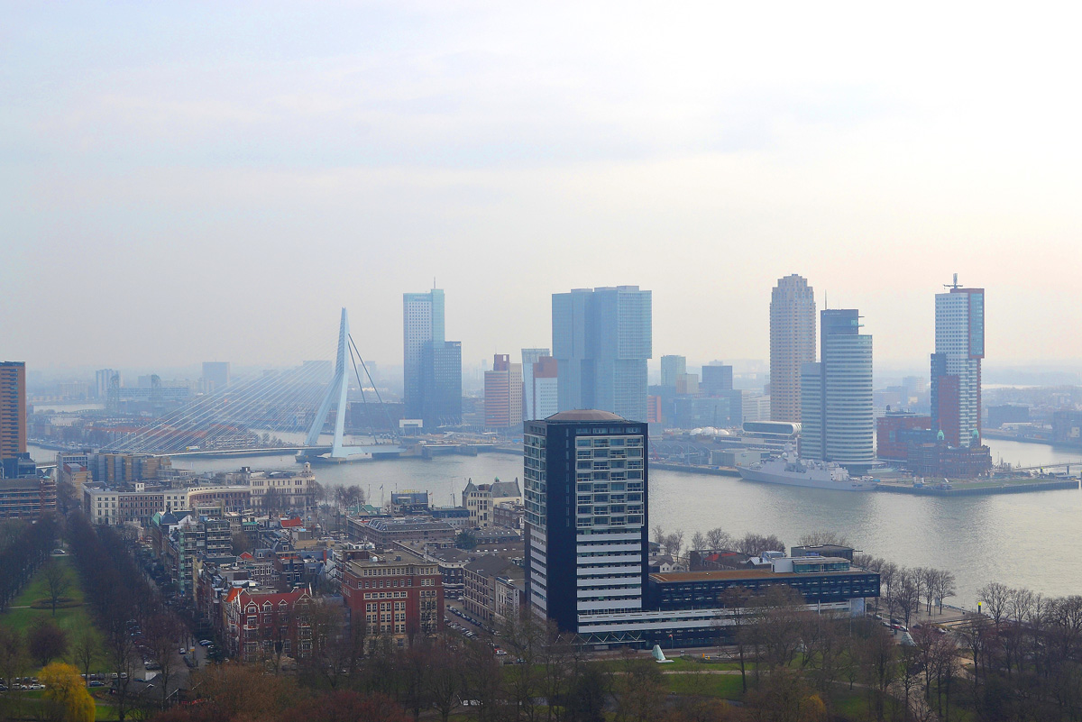 Rotterdamda bir gecədə üç partlayış qeydə alındı