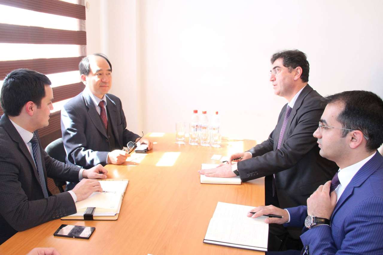 Koreyalı alim Bilik Fondunun qonağıdır (FOTO)