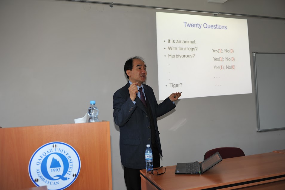 Koreyalı alim Bilik Fondunun qonağıdır (FOTO)