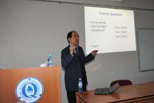 Koreyalı alim Bilik Fondunun qonağıdır (FOTO)