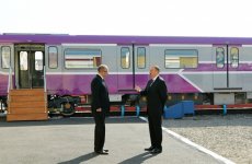 Prezident İlham Əliyev paytaxta gətirilən yeni metro qatarlarında yaradılan şəraitlə tanış olub (FOTO)