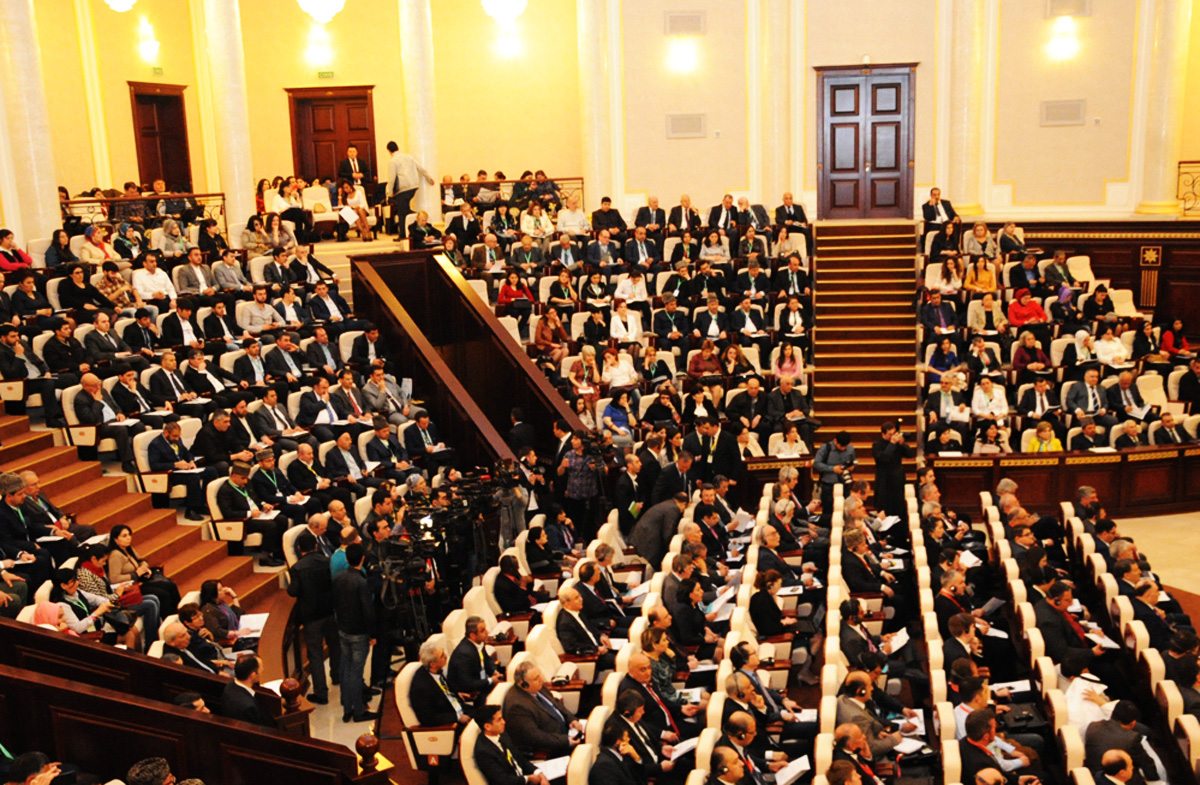 Allahşükür Paşazadə: Müsəlman dünyası böyük bir təhlükə və sonu fəlakətə apara biləcək təxribatlarla üz-üzə qalıb (FOTO)