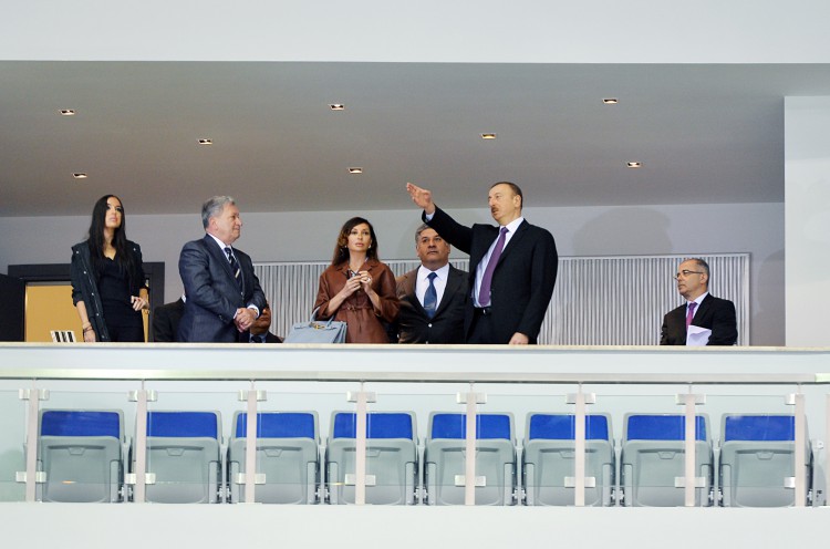 Prezident İlham Əliyev və xanımı Heydər Əliyev adına İdman Sarayında əsaslı təmirdən sonra yaradılan şəraitlə tanış olublar (FOTO)